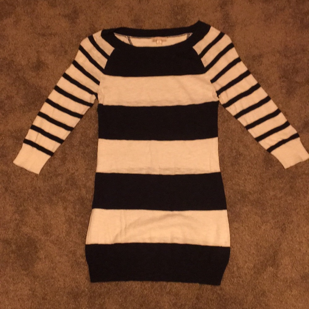 Lightweight maternity sweater